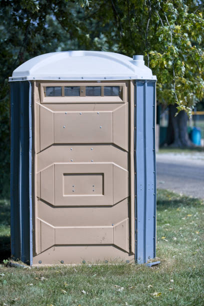Porta potty delivery and setup in Salem, IN